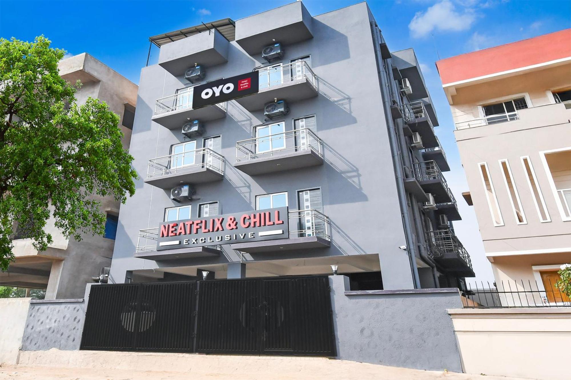 Hotel O Neatflix And Chill Exclusive บูบันเนสชวาร์ ภายนอก รูปภาพ