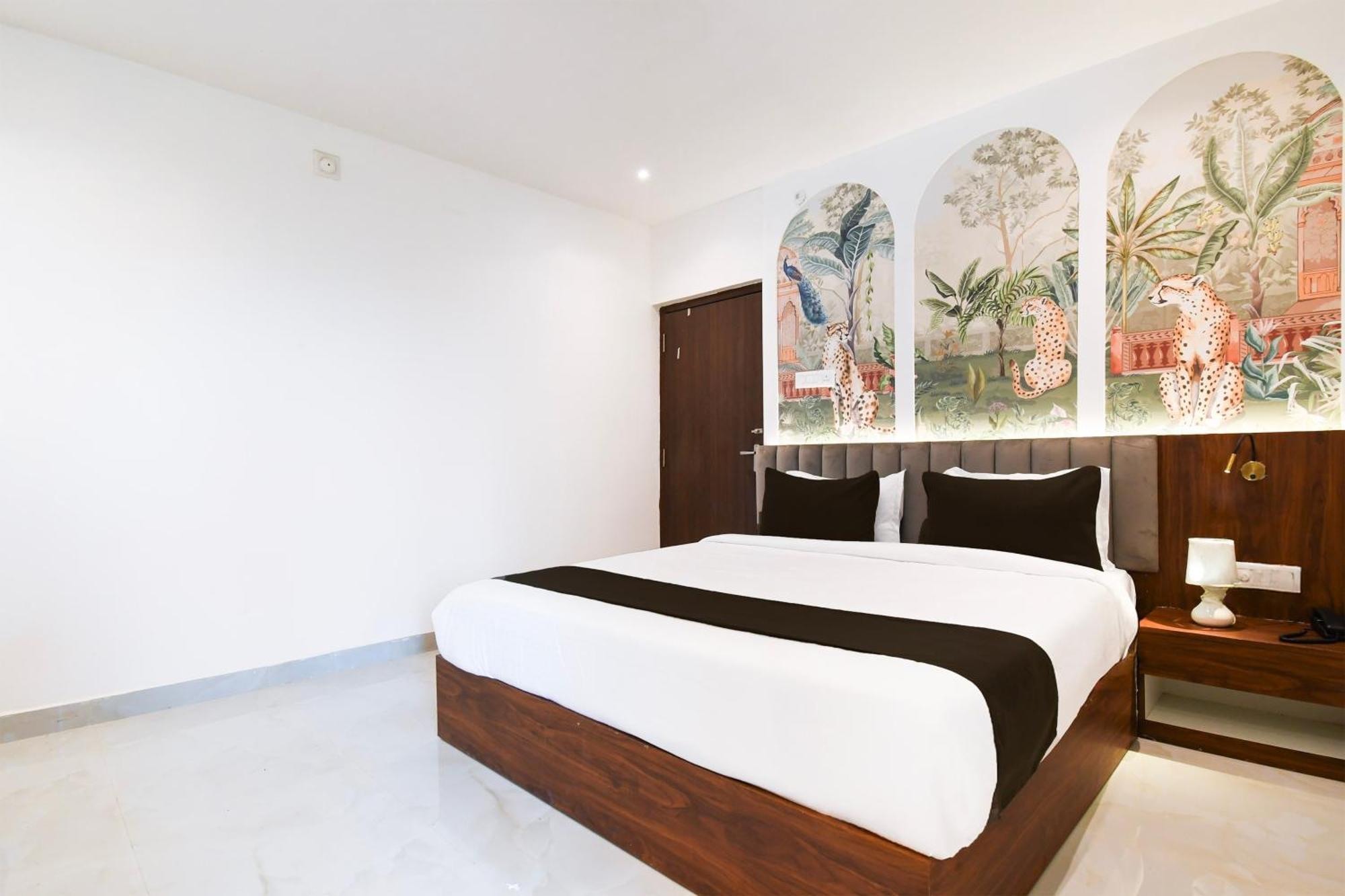 Hotel O Neatflix And Chill Exclusive บูบันเนสชวาร์ ภายนอก รูปภาพ