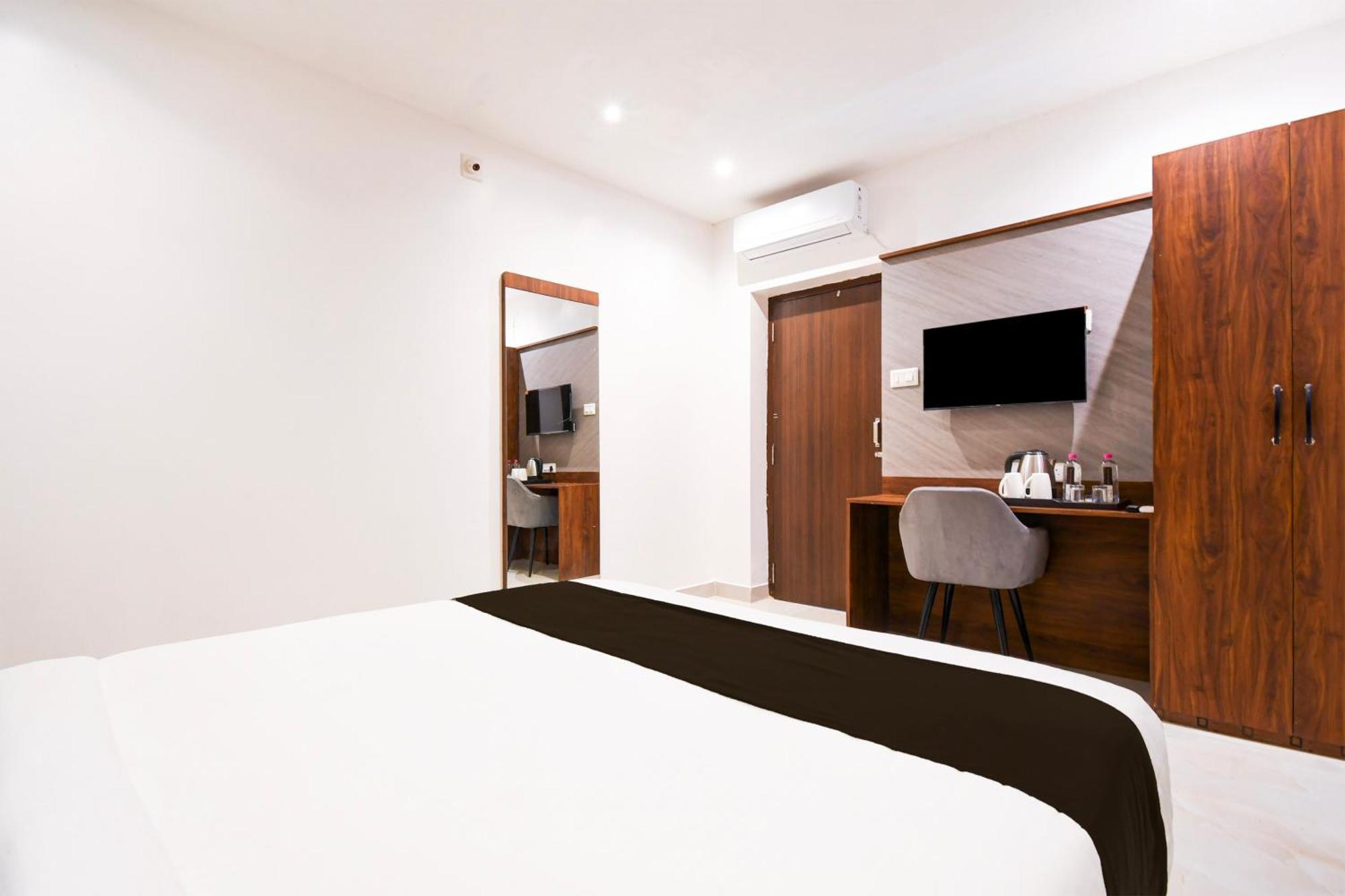 Hotel O Neatflix And Chill Exclusive บูบันเนสชวาร์ ภายนอก รูปภาพ
